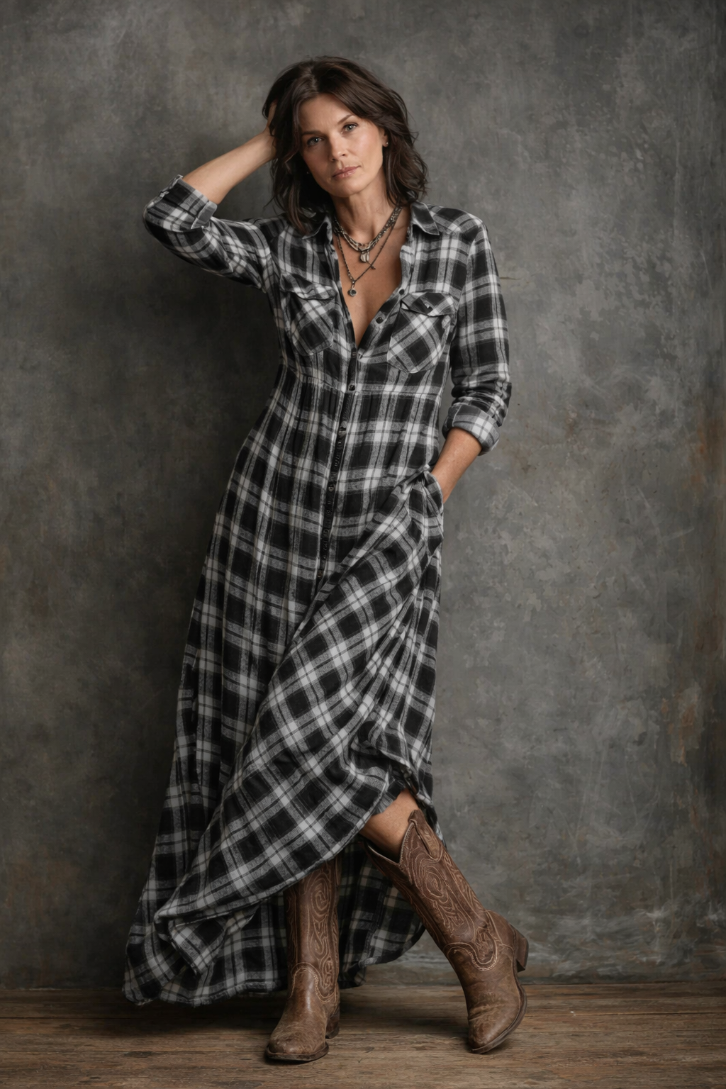 Karierter Maxikleid mit langen Ärmeln