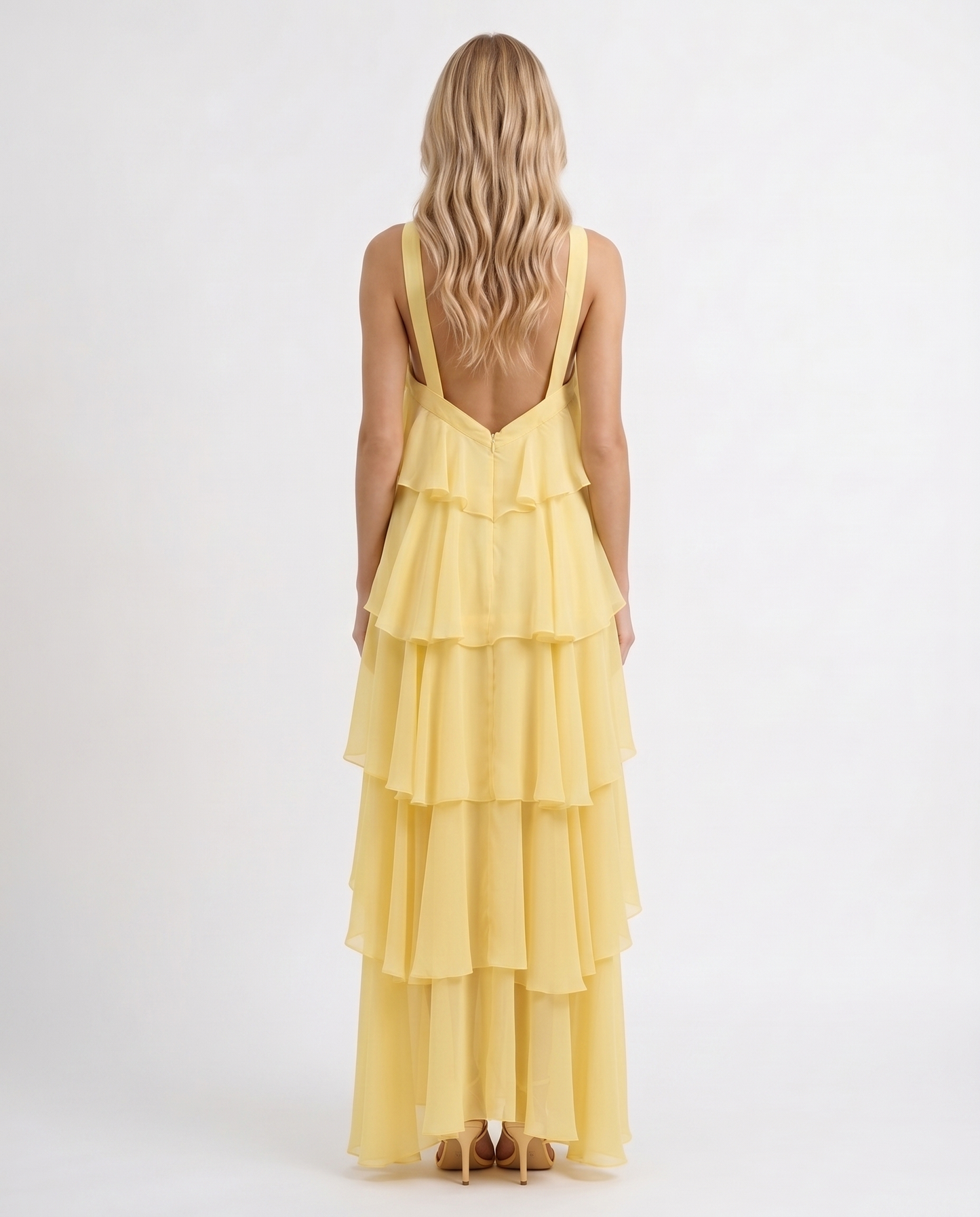 Maxikleid mit mehrlagigem Volant und Neckholder-Ausschnitt
