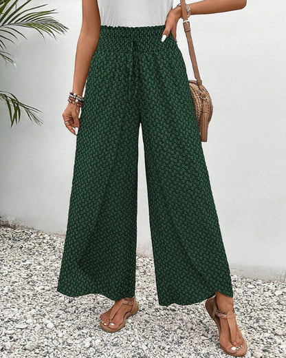 Damen weite Hose mit geometrischem Muster in Rückansicht