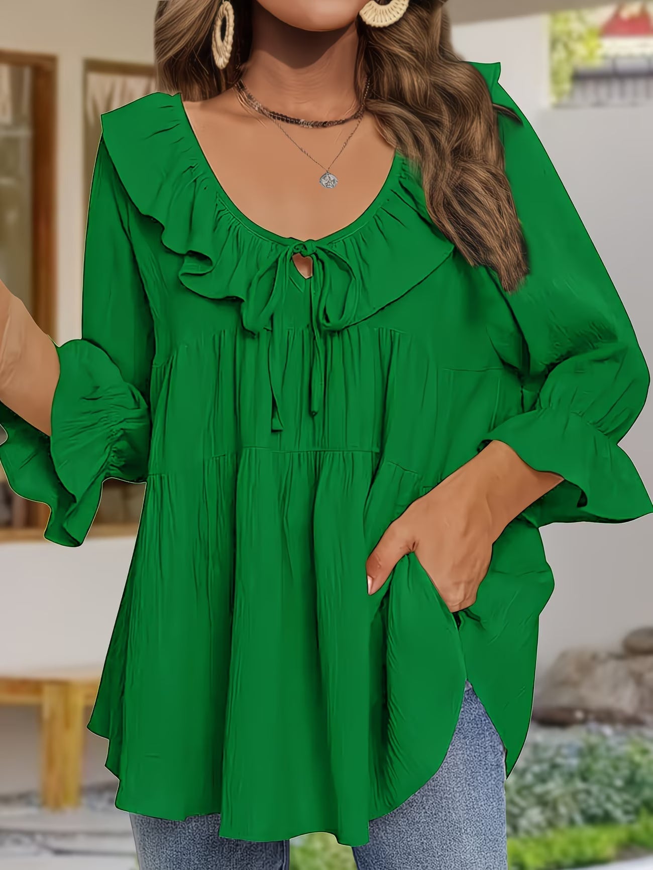 Elegante Bluse mit Rüschensaum am Ausschnitt für Damen
