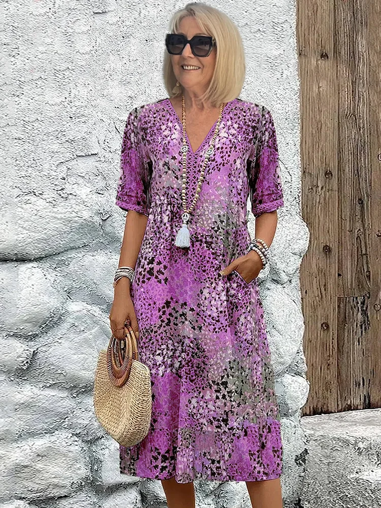Damen Kleid In Mittlerer Länge Mit Lebendigem Design