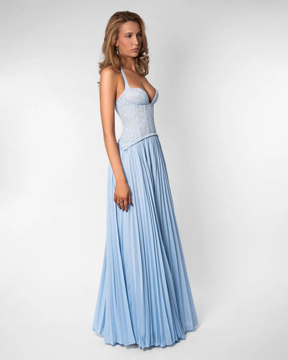 Fließendes Maxikleid in lebendigen Farben