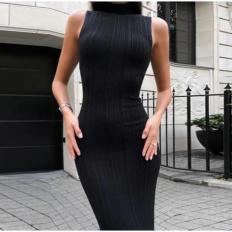 Weiches Strickkleid mit figurbetontem Oberteil und ausgestelltem Rock, Midi-Länge, Damen
