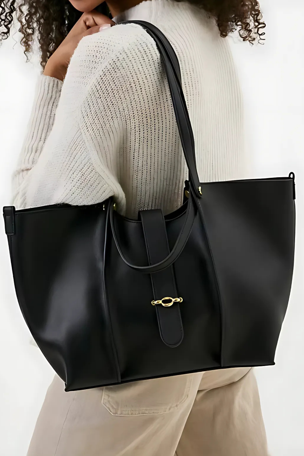 Vera Noir | Große Business-Tasche aus veganem Ultrafiber mit Laptopfach und goldenen Details für Damen