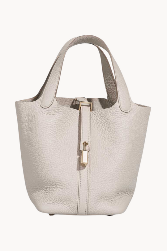 Lumière Blanc | Kompakte Handtasche aus genarbtem veganem Leder mit goldenen Details für Damen