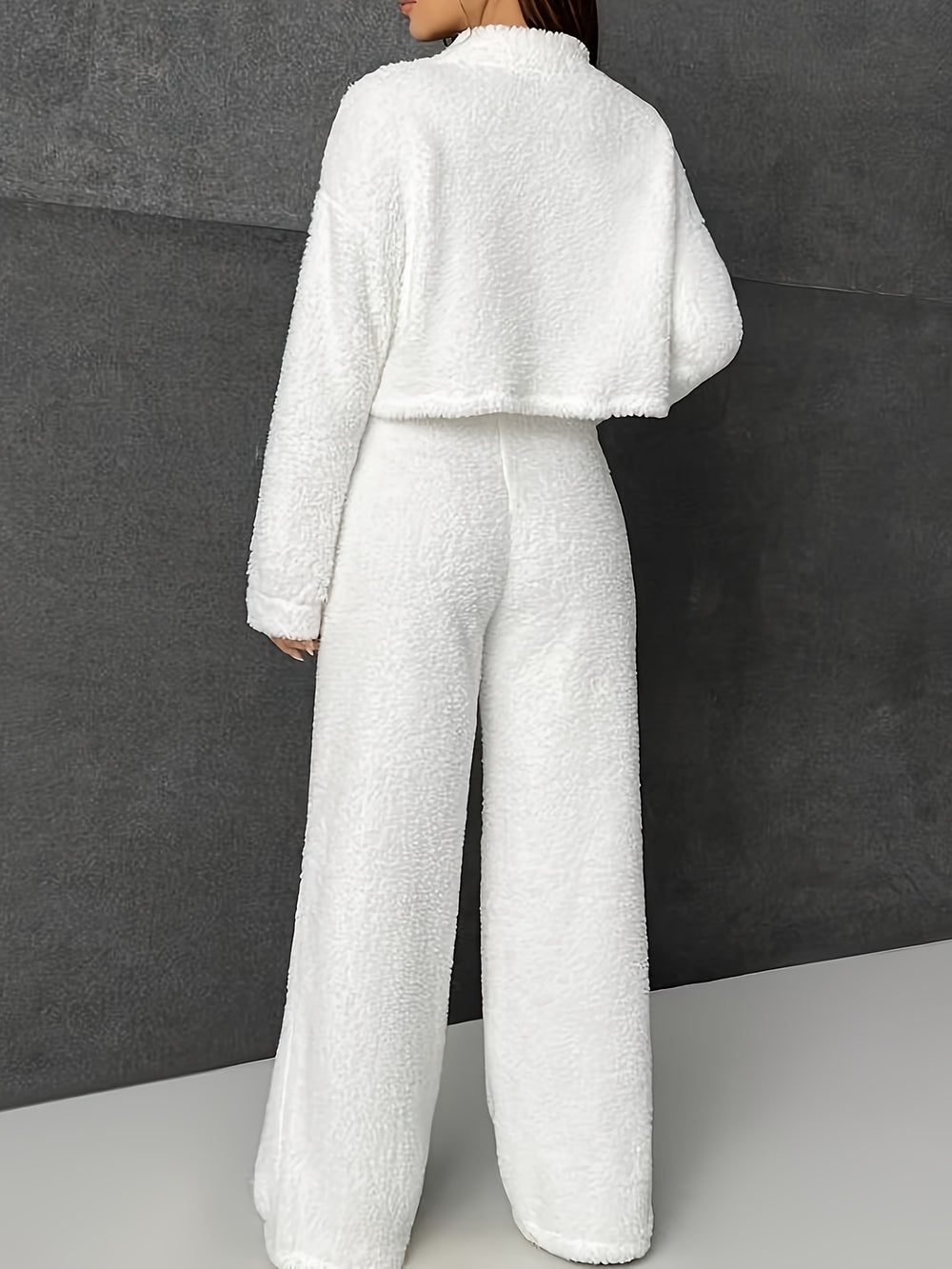 Zweiteiliges Set mit Pullover und weiter Hose für Damen