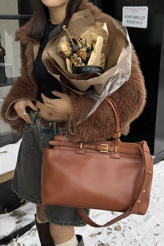 LuxeBel Karamell | Große elegante Handtasche aus veganem Leder mit Schnallendetail für Damen