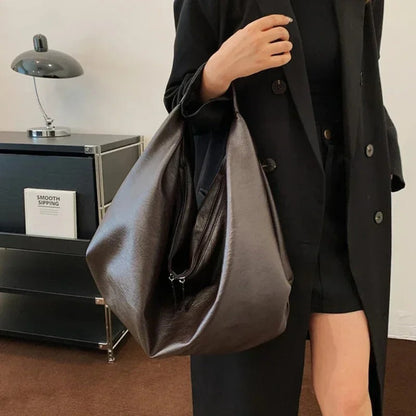 Große weiche Ledertasche für Damen mit Schulterriemen