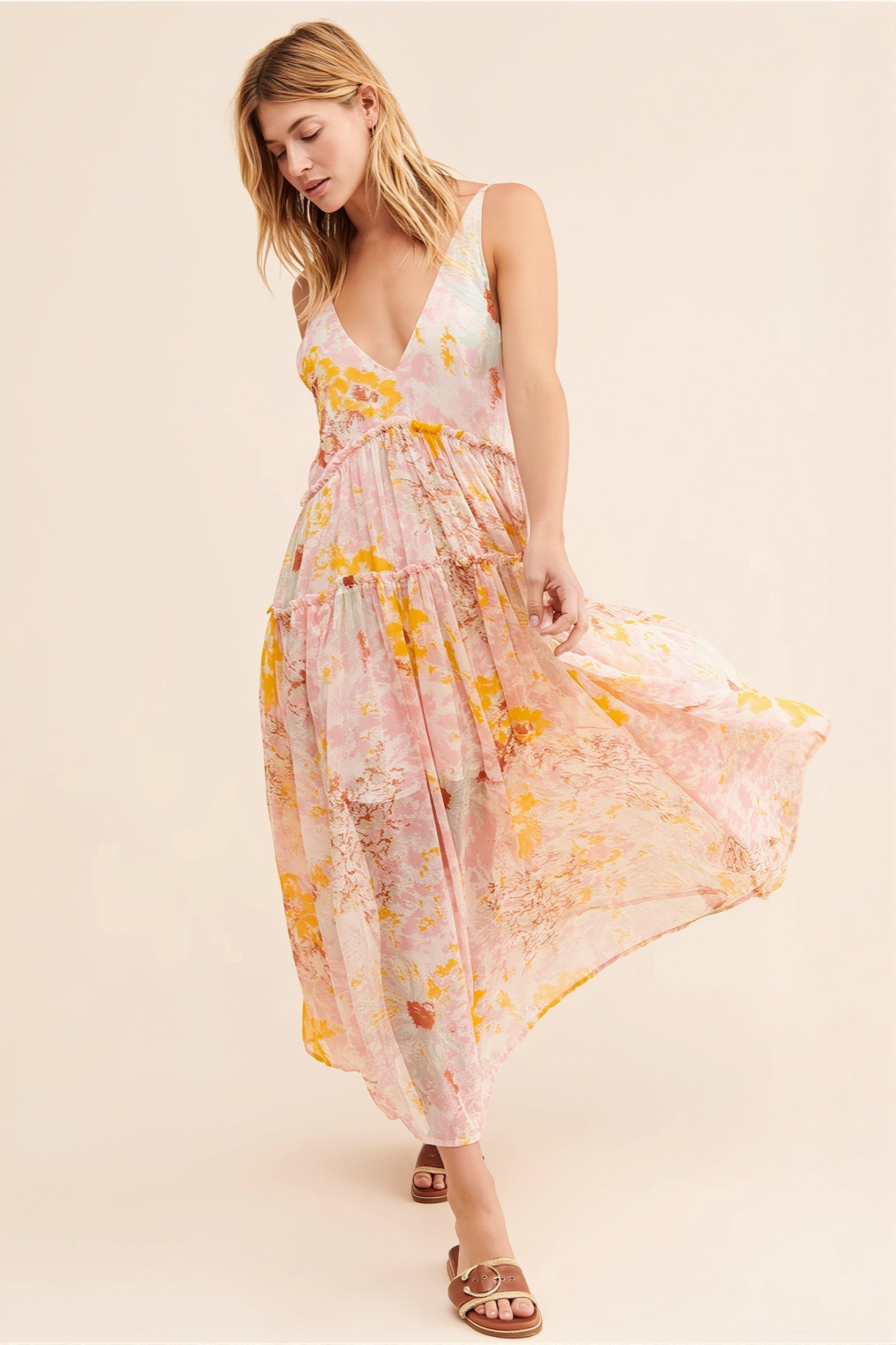 Damen Maxikleid mit floralem Print und luftigem Schnitt in Rückansicht
