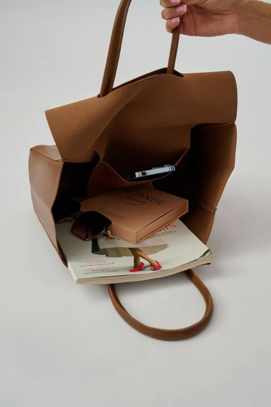 Monel Cognac | Elegante große Handtasche aus veganem Leder mit Magnetverschluss für Damen
