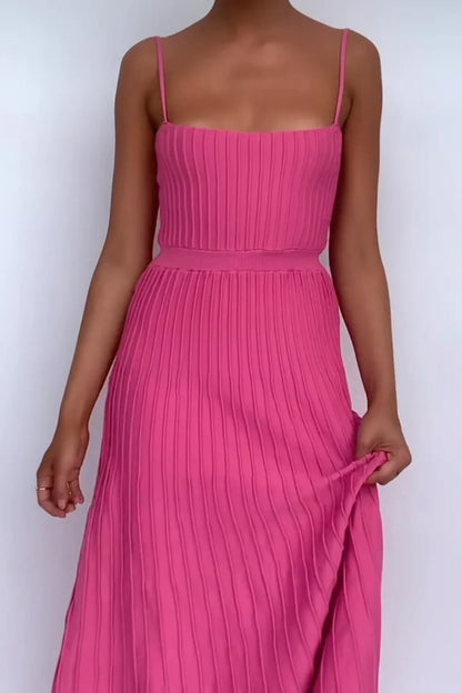 Plissiertes Strick-Midikleid mit Spaghettiträgern