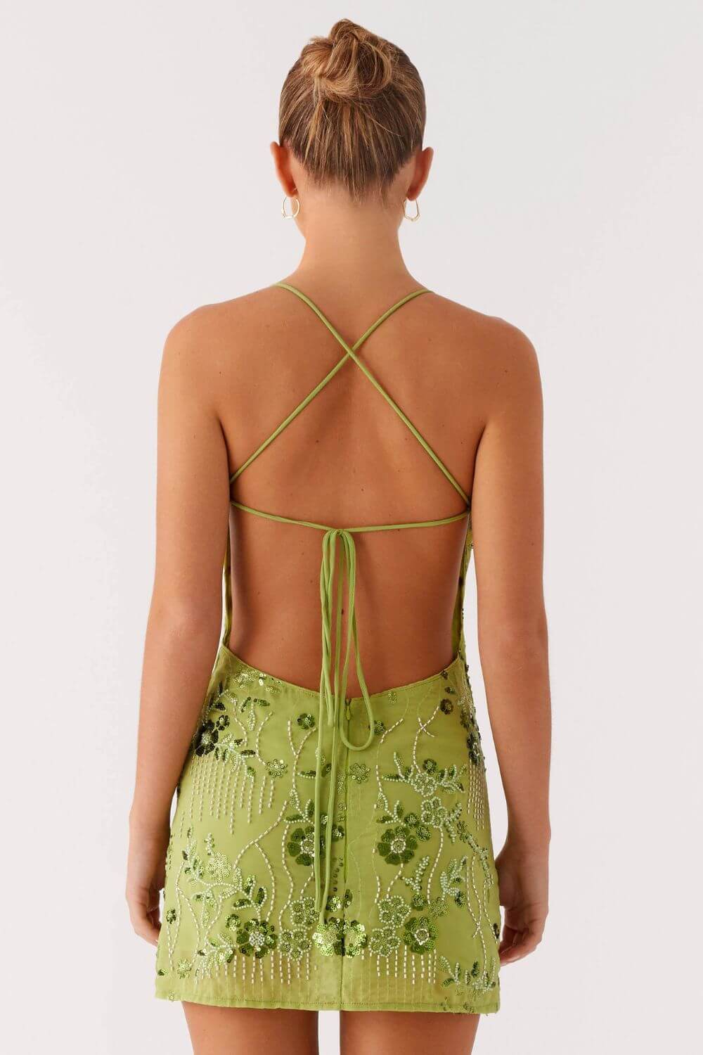 Kurzkleid mit Paillettenverzierung