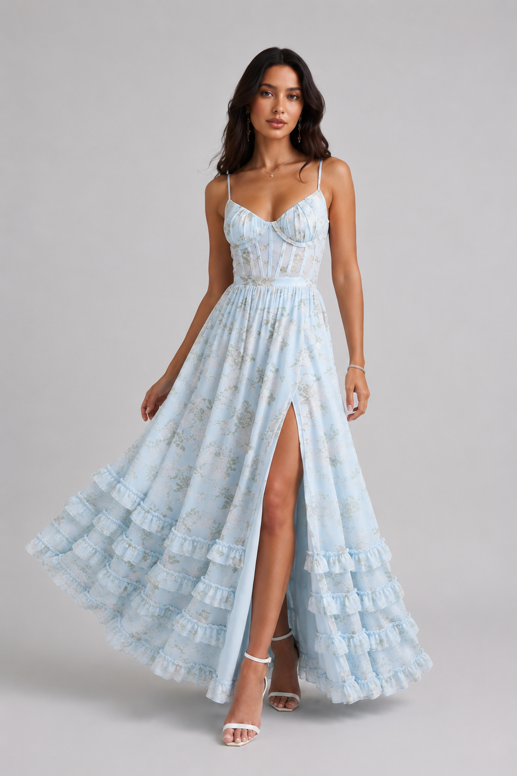 Maxikleid mit Spaghettiträgern und Rüschensaum