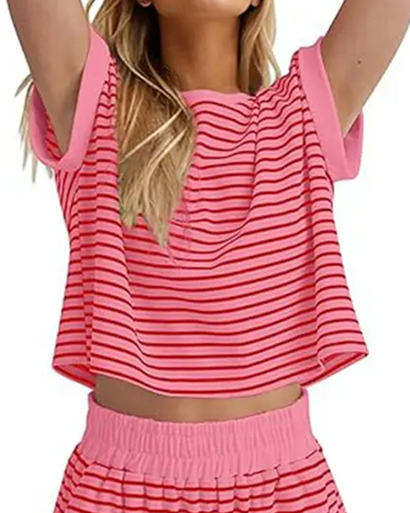 Gestreiftes Damen Zweiteiler-Set aus T-Shirt und Shorts für den Sommer