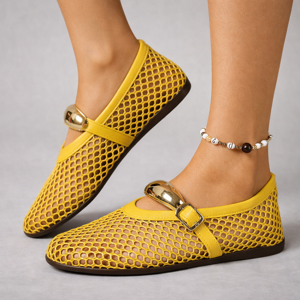 Damen Mary Jane Schuhe mit Mesh-Struktur schräg von vorne