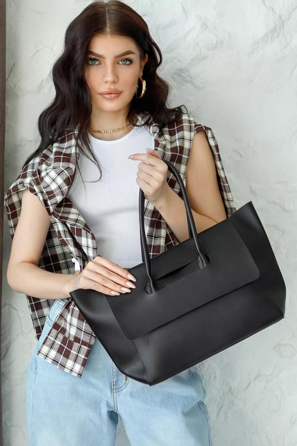 Monel Noir | Elegante große Handtasche aus veganem Leder mit Magnetverschluss für Damen