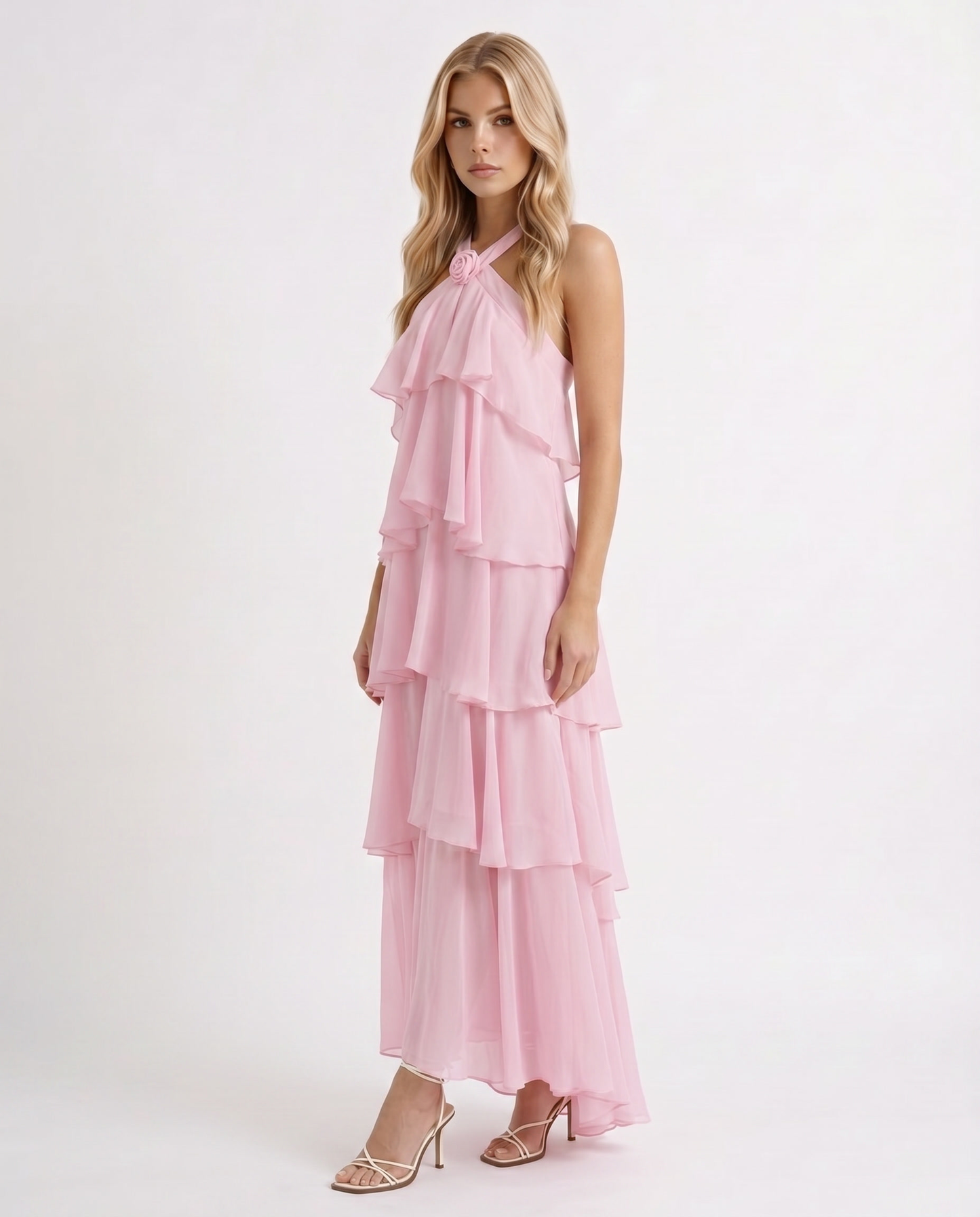 Maxikleid mit mehrlagigem Volant und Neckholder-Ausschnitt