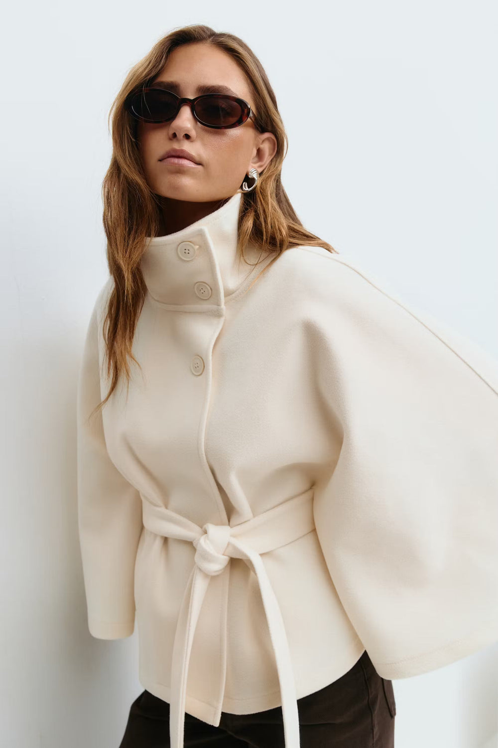 Damen Cape Jacke Mit Modernem Design