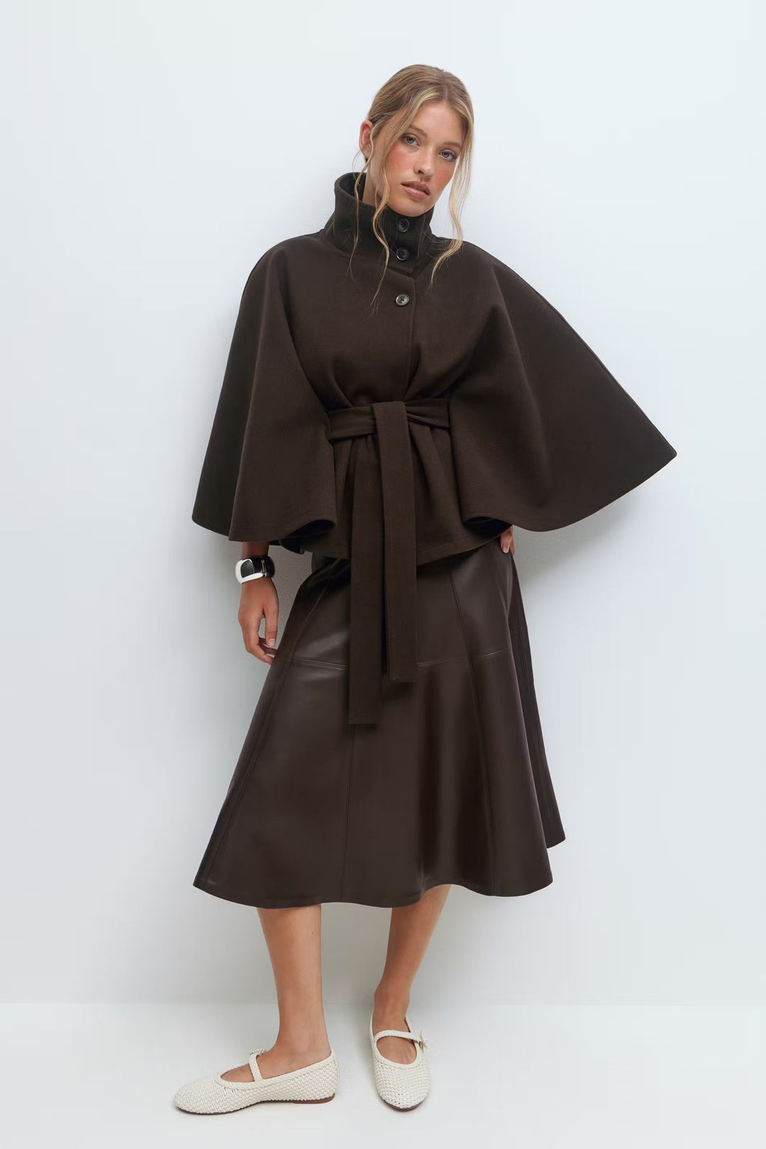 Damen Cape Jacke Mit Modernem Design