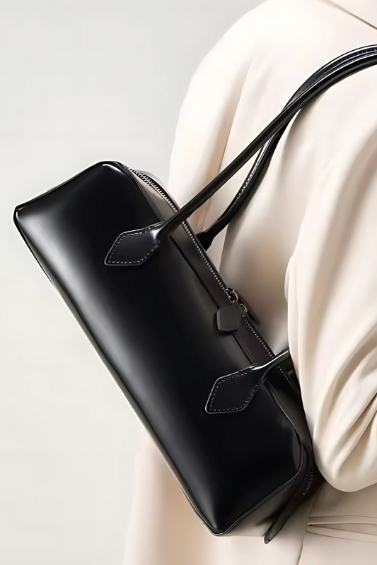 Ensara Noir | Schlanke Handtasche aus veganem Ultrafiber mit strukturiertem Design für Damen