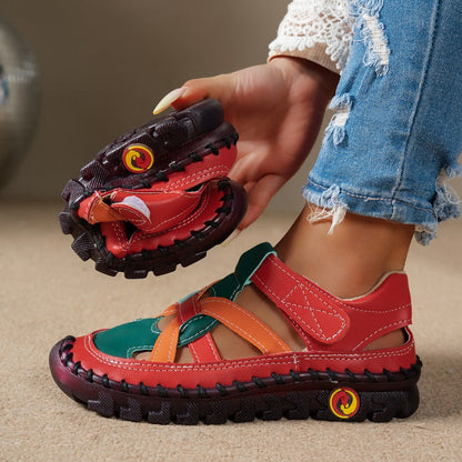 Seitliche Ansicht der Damen Ledersandalen aus Leder mit flacher Sohle