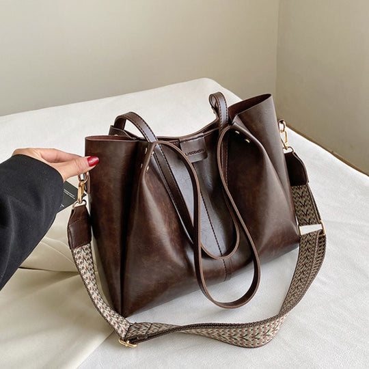 Minimalistische trendige Schultertasche für Damen