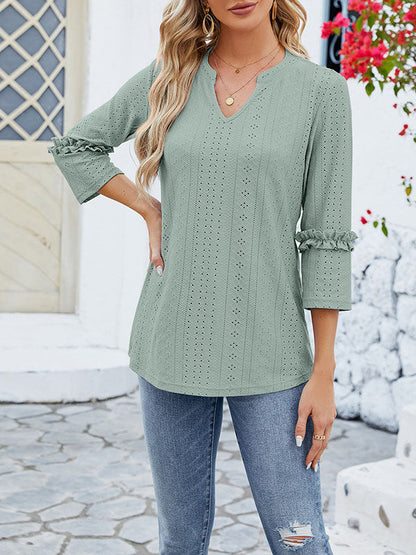Damen T-Shirt mit Jacquardmuster und V-Ausschnitt in Vorderansicht