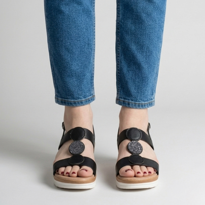 Modische Sandalen mit Keilabsatz und hohem Tragekomfort