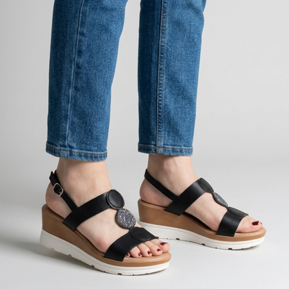 Modische Sandalen mit Keilabsatz und hohem Tragekomfort