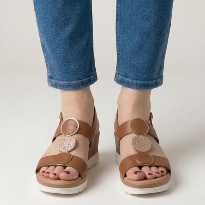Modische Sandalen mit Keilabsatz und hohem Tragekomfort