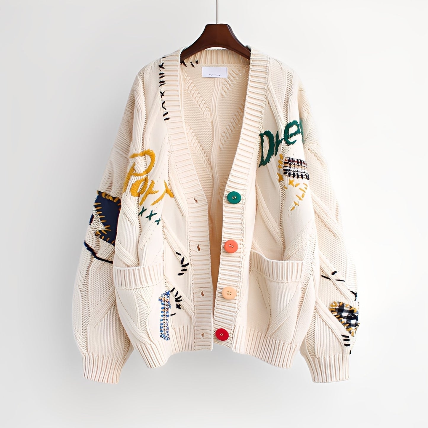 Bestickter Damenpullover mit stilvollen Details