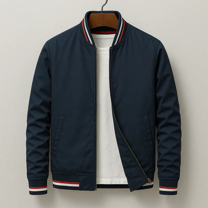 Herren Bikerjacke in ganzer Ansicht mit sportlich-markantem Schnitt