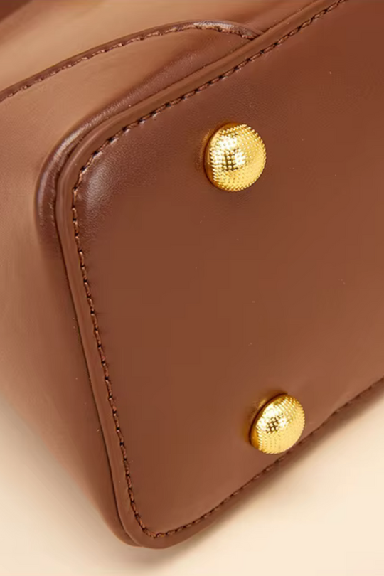 Celeste Cacao | Kompakte Handtasche aus veganem Ultrafiber mit goldenen Details für Damen