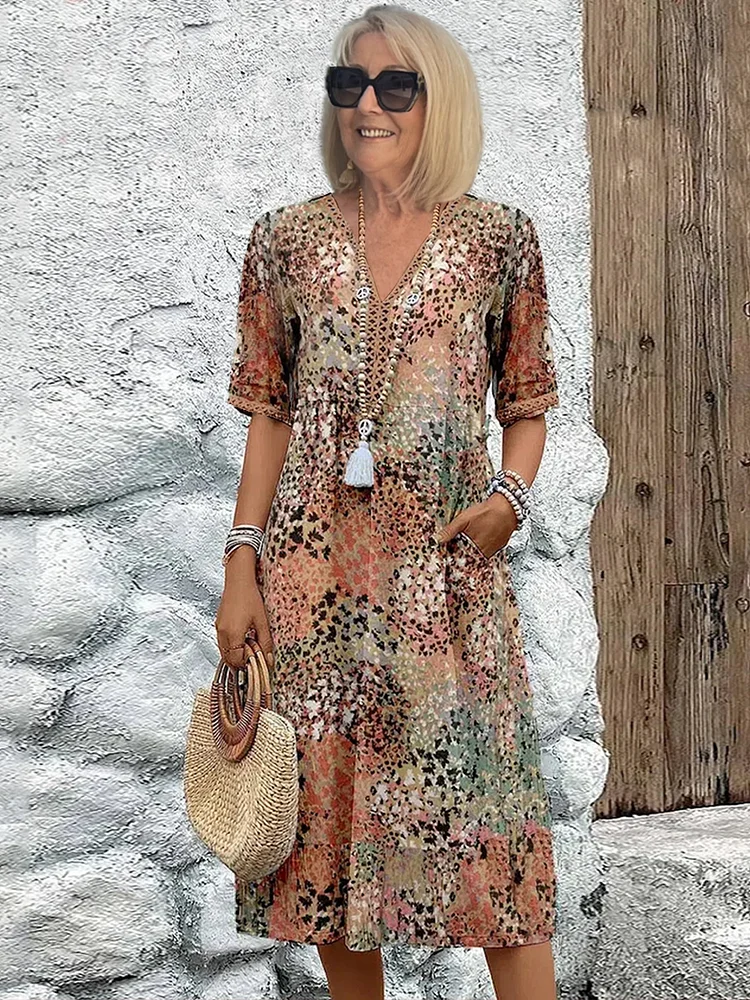 Damen Kleid In Mittlerer Länge Mit Lebendigem Design