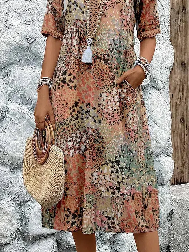 Damen Kleid In Mittlerer Länge Mit Lebendigem Design