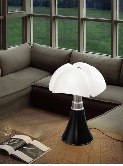 Tischlampe im Fledermaus-Stil Design