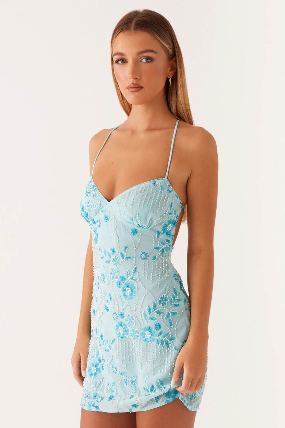 Kurzkleid mit Paillettenverzierung