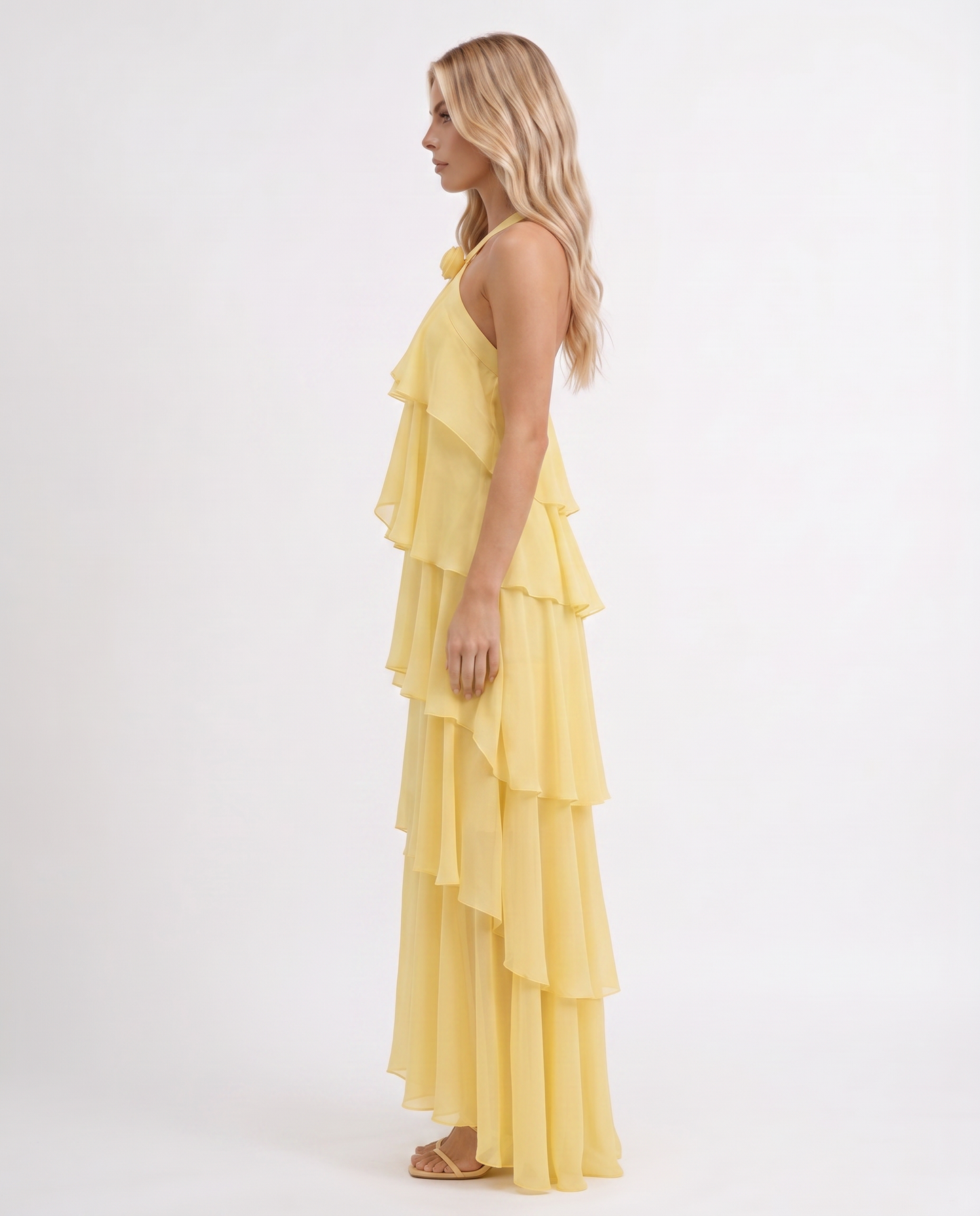 Maxikleid mit mehrlagigem Volant und Neckholder-Ausschnitt