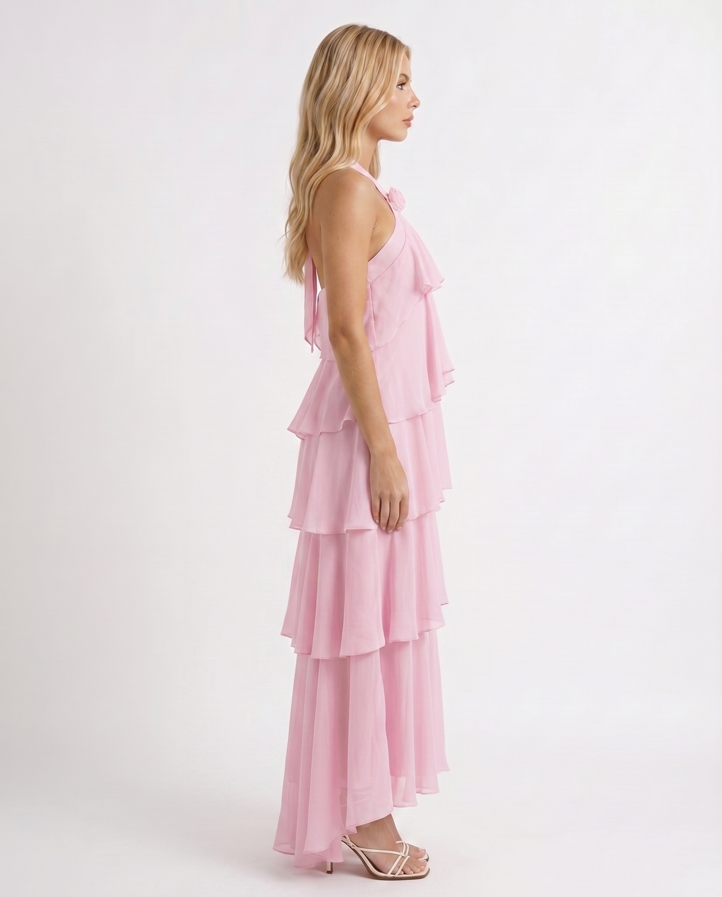 Maxikleid mit mehrlagigem Volant und Neckholder-Ausschnitt