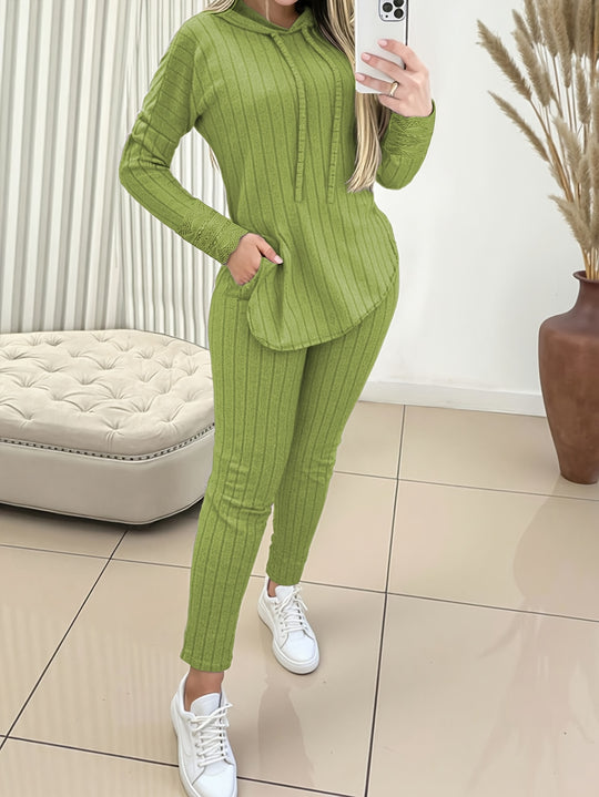 Zweiteiliges Strickset mit Kapuzenpullover und Hose für Damen