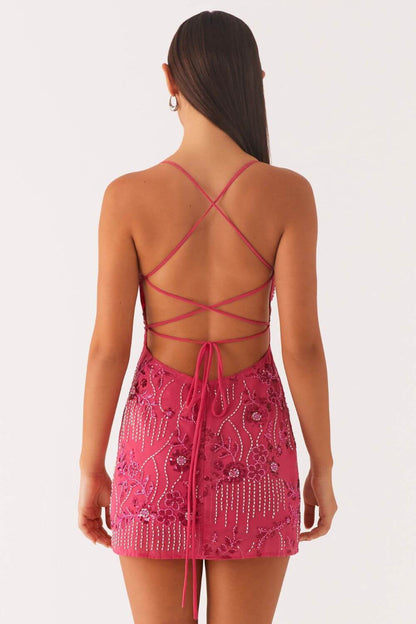 Kurzkleid mit Paillettenverzierung