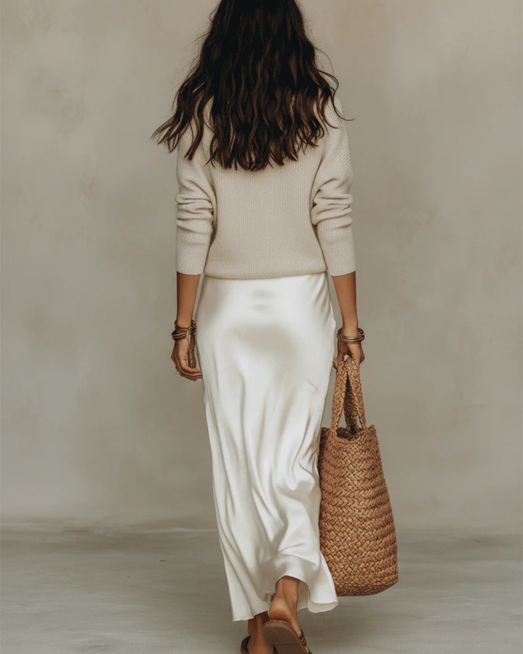 Satin-Midikleid mit kuscheliger Pulloverlage