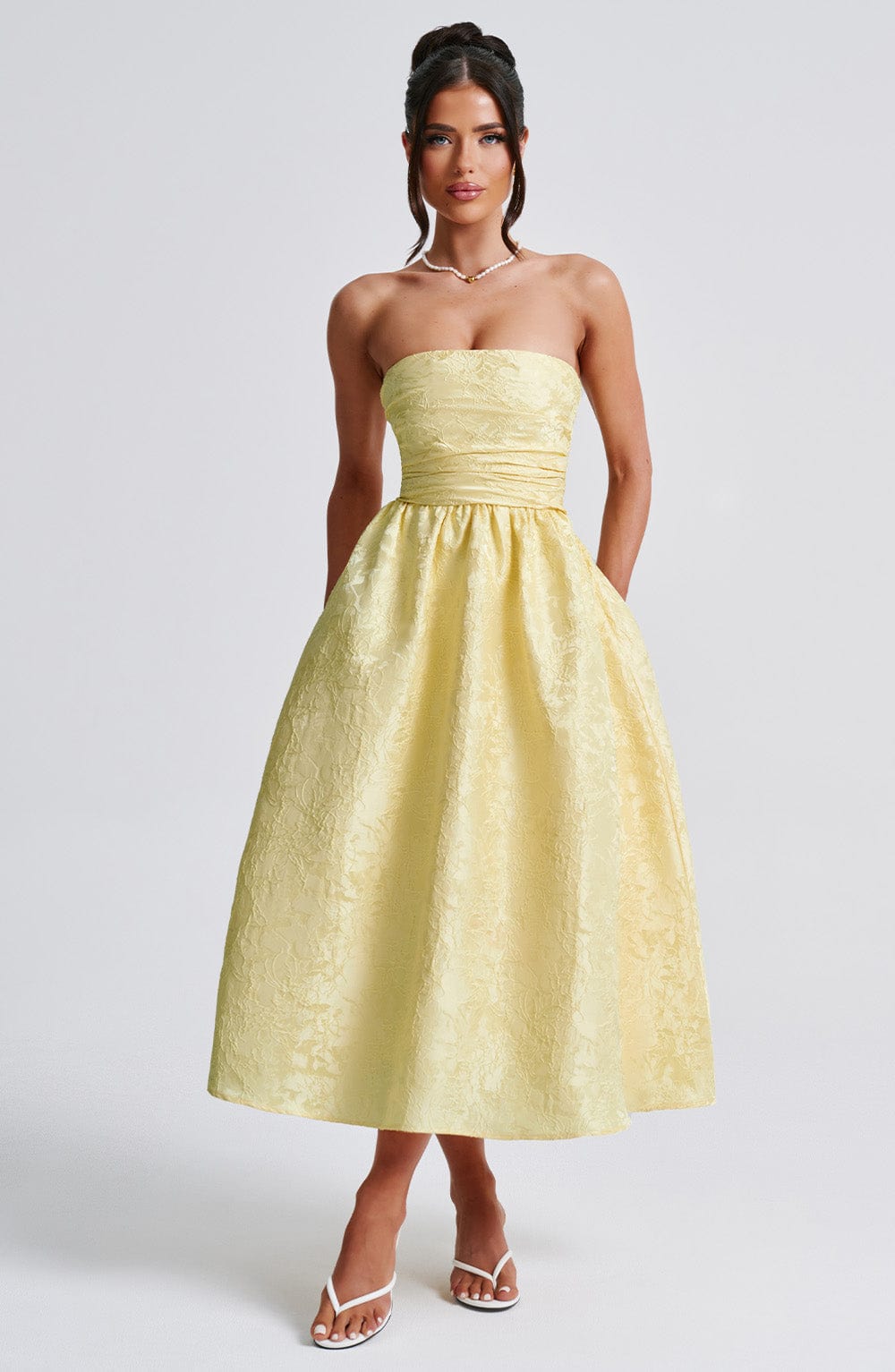 Blumiges Jacquard-Trägerloses Midikleid Zitrone