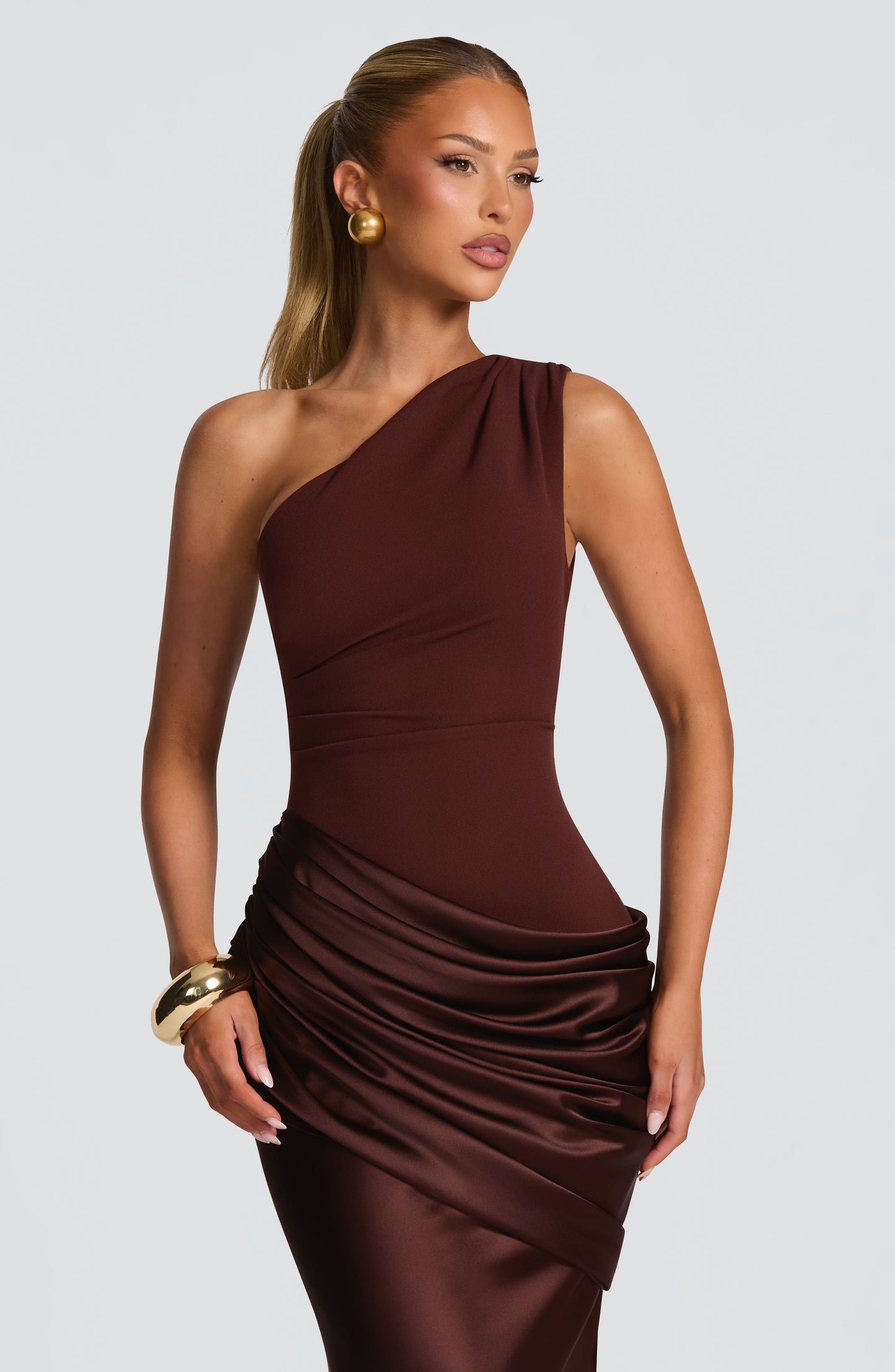 Ein-Schulter Crepe Satin Maxikleid Damen