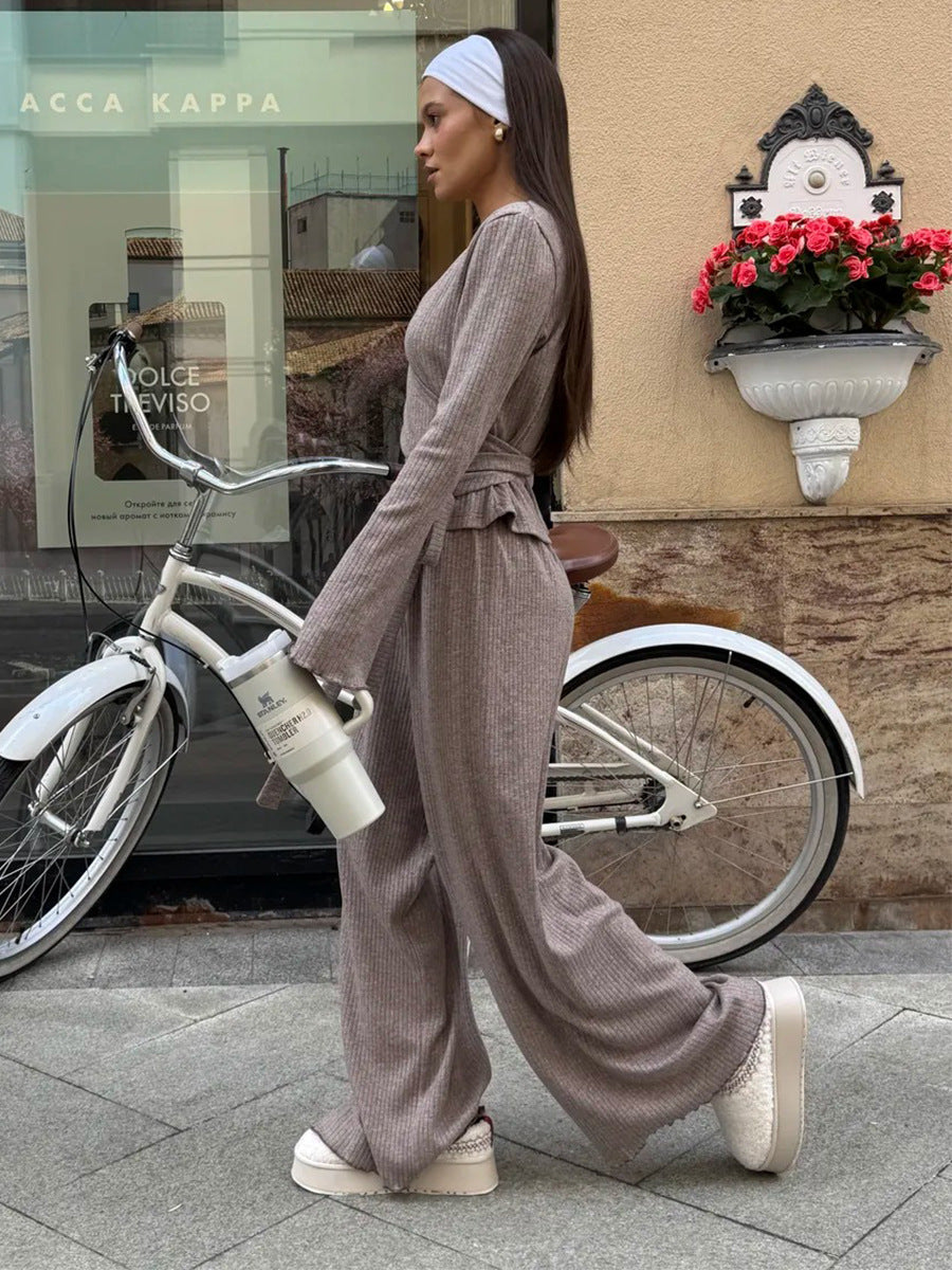 Grau Geripptes Strick-Crop-Top und Weite Hosen Set