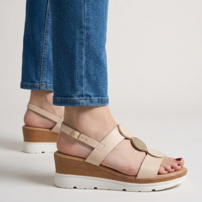 Modische Sandalen mit Keilabsatz und hohem Tragekomfort