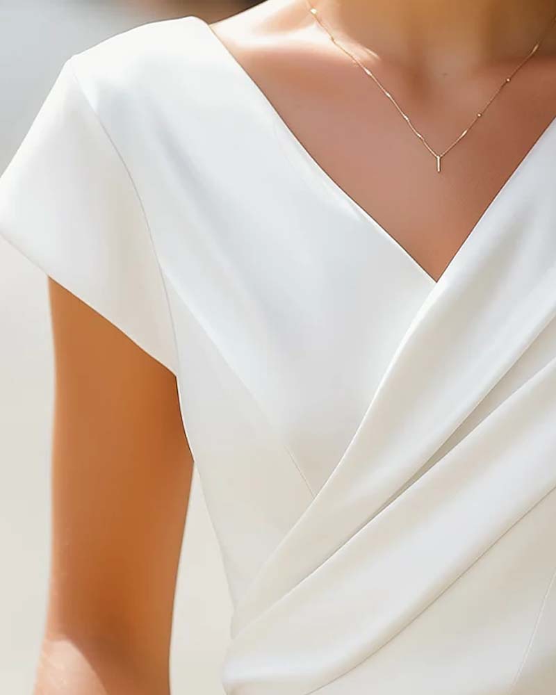 Damen T-Shirt im Slim-Fit-Schnitt mit V-Ausschnitt in Rückansicht