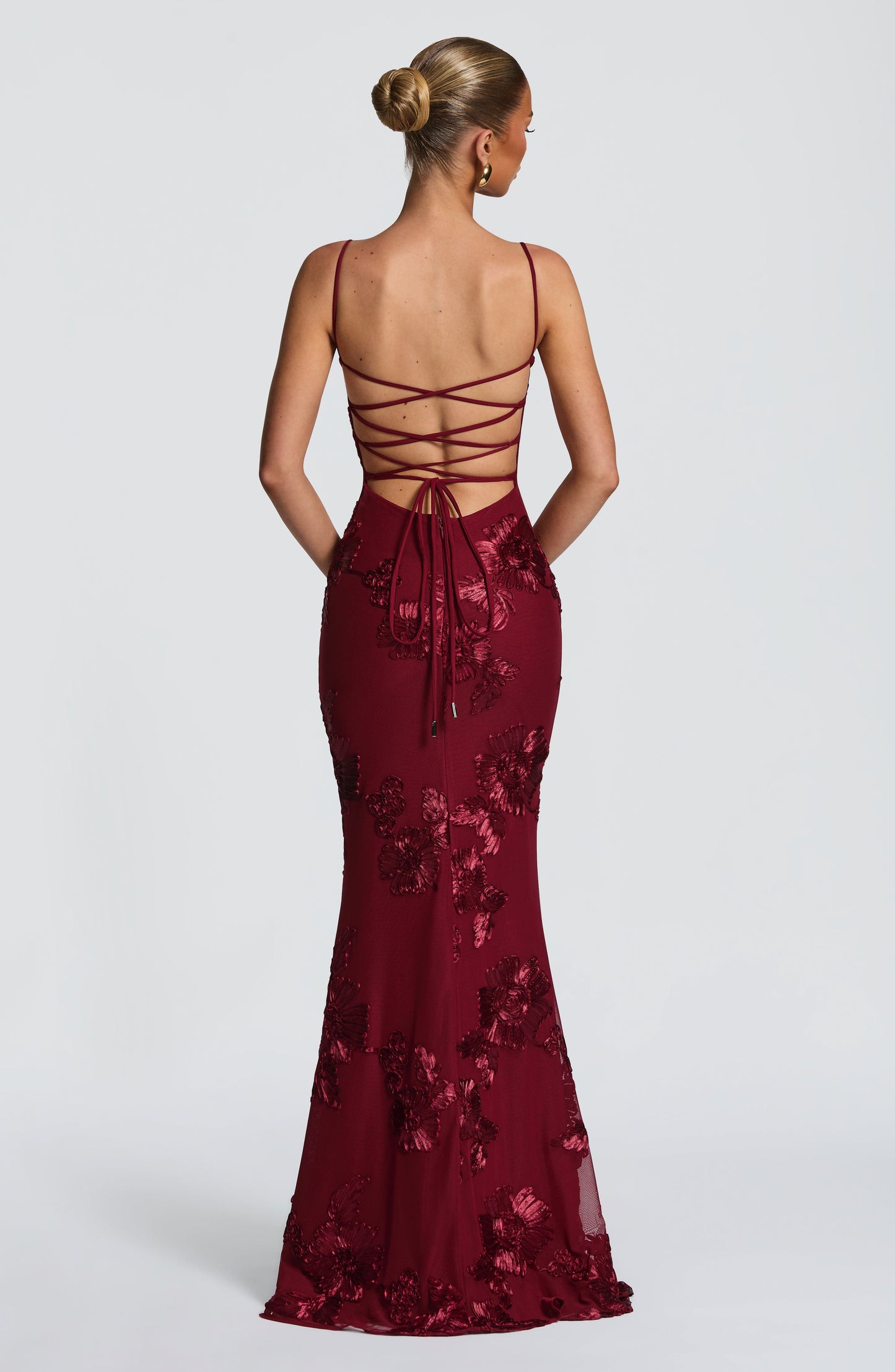 Maxikleid aus Velours mit herzförmigem Ausschnitt