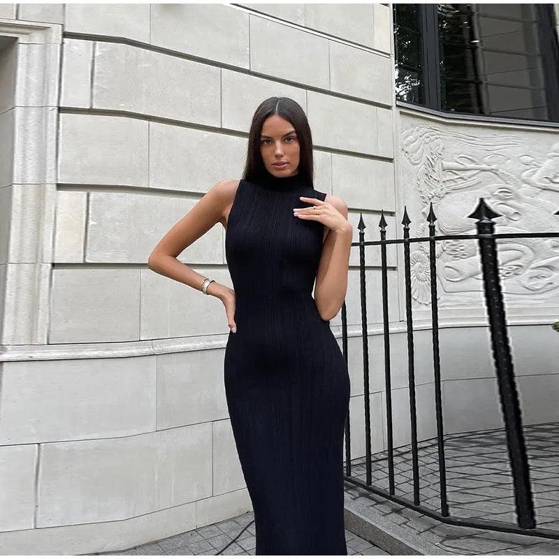 Weiches Strickkleid mit figurbetontem Oberteil und ausgestelltem Rock, Midi-Länge, Damen