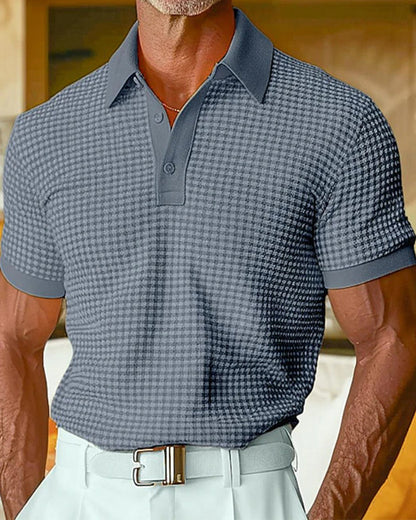 Herren Poloshirt in seitlicher Ansicht mit kurzem Ärmel